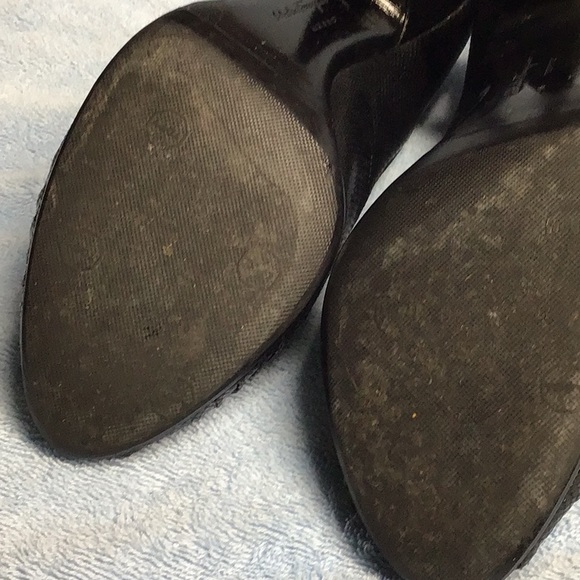 COPY - Ferragamo Black Heels - Picture 3 of 4